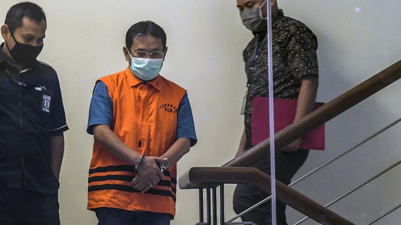KPK Tahan Mantan Bupati Bogor Rachmat Yasin - Bagian 2