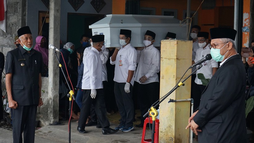 Suasana Pemakaman Staf KPU Yahukimo Papua yang Dibunuh Orang Tak Dikenal - Bagian 1