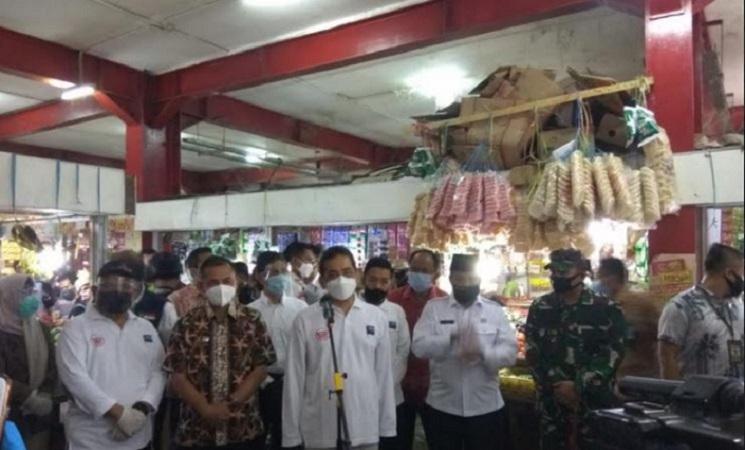 Pantau Pasar Atas Cimahi, Mendag Sebut Pedagang dan Pembeli Sudah Pakai Masker