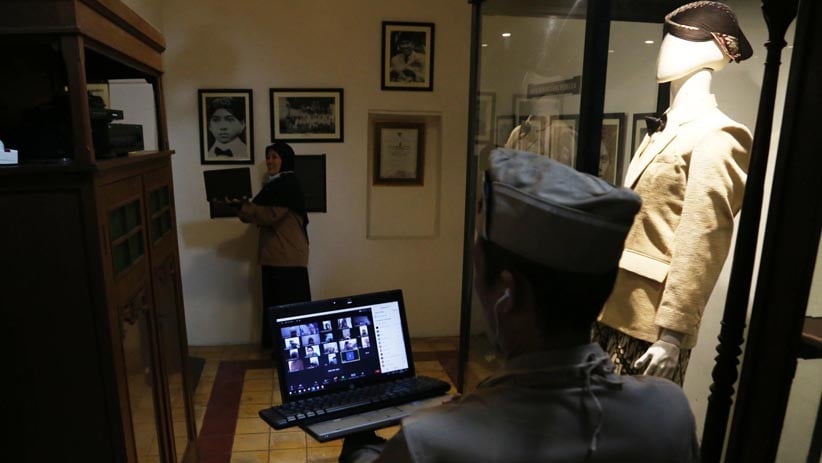 Mengajar secara Online, Guru SD Live dari Rumah HOS Tjokroaminoto - Bagian 1