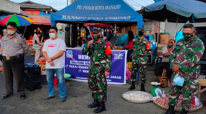 Kodim 1309 Manado Sosialisasikan Pakai Masker di Pasar Bersehati