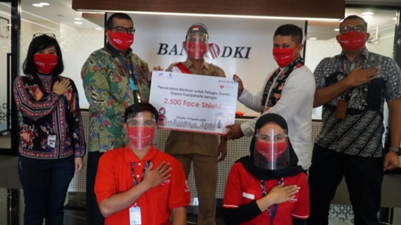 Bank DKI Berikan 2.500 Face Shield kepada Petugas Transjakarta - Bagian 1