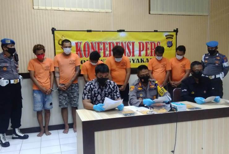 Modus Tawarkan Bantuan pada Pengendara Motor, 6 Komplotan Curas Dibekuk Polisi