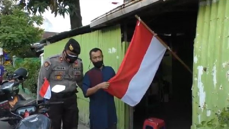 Polisi Bagikan 1.000 Bendera di Makassar, tapi Warga Harus Penuhi Syarat Ini