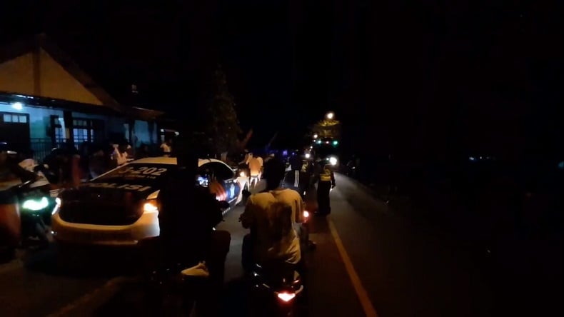 title Korban Kecelakaan Maut di Jember Dievakuasi ke RSUD dr Soebandi Korban Kecelakaan Maut di Jember Dievakuasi ke RSUD dr Soebandi
