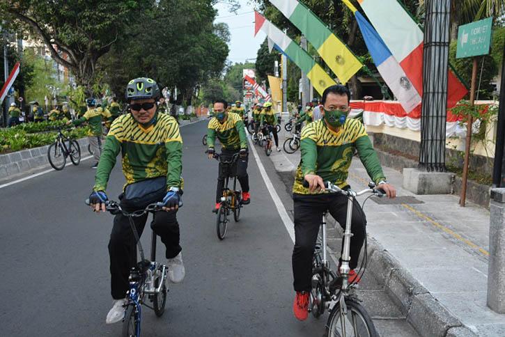 title Bangkitkan Pariwisata Yogyakarta Wawali Bersepeda Blusukan Masuk Kampung Bangkitkan Pariwisata Yogyakarta Wawali Bersepeda Blusukan Masuk Kampung