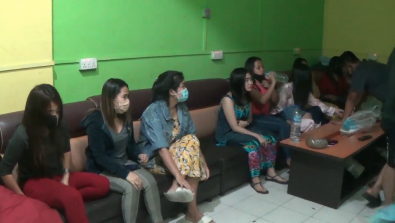 Polisi Bongkar Prostitusi Online di Batam, Belasan Perempuan Cantik Diamankan