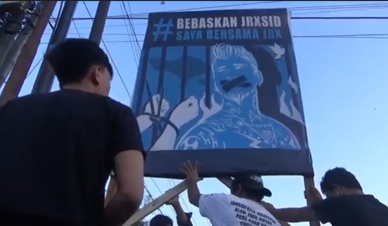 Baliho Bebaskan Jerinx Bertebaran di Denpasar, Warga: Dia Suarakan Rakyat Kecil