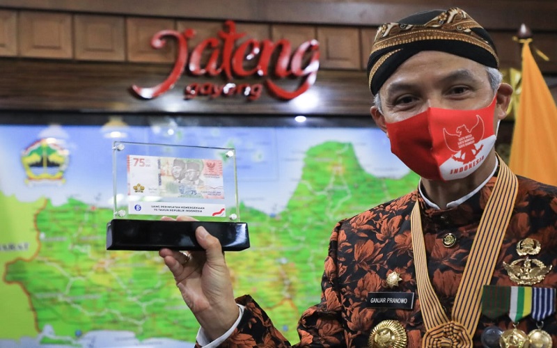 title Ganjar Jadi Orang Jateng Pertama Miliki Uang Pecahan Rp75.000 Nomor Seri 457575 Ganjar Jadi Orang Jateng Pertama Miliki Uang Pecahan Rp75.000 Nomor Seri 457575
