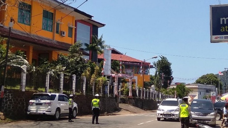 Detik-Detik Proklamasi, Pengendara di Jayapura Berhenti dan Berdiri Tegak Selama 3 Menit