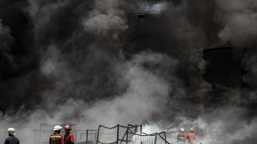 Pabrik Pengolahan Ban Bekas di Pekanbaru Ludes Terbakar - Bagian 3