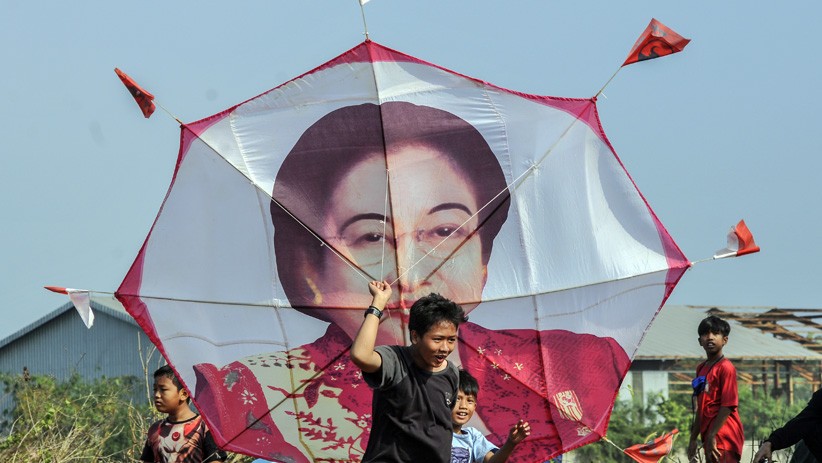 Layang-Layang Megawati Soekarnoputri Meriahkan Lomba HUT ke-75 RI - Bagian 1