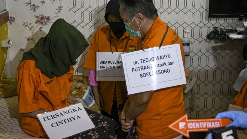 Adegan Dokter Klinik Aborsi saat Rekonstruksi Pengembangan Kasus Pembunuhan Warga Taiwan - Bagian 1