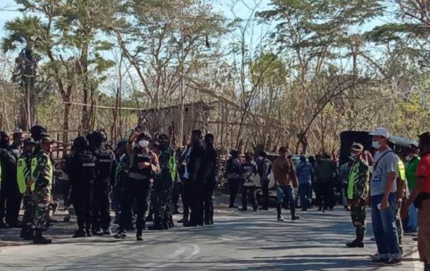 title Video Dugaan Kekerasan di Pubabu NTT, Kapolres: Tidak Ada Tindakan Represif Video Dugaan Kekerasan di Pubabu NTT, Kapolres: Tidak Ada Tindakan Represif