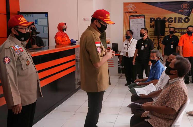 Saksikan Pencairan BST, Mensos: Bantuan Ini Harus Gerakkan Ekonomi Lokal