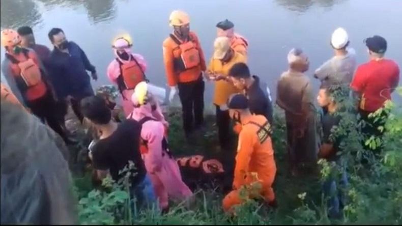 title Pemuda di Lumajang Tewas Terseret Arus Sungai, Jasad Ditemukan di Jember Pemuda di Lumajang Tewas Terseret Arus Sungai, Jasad Ditemukan di Jember