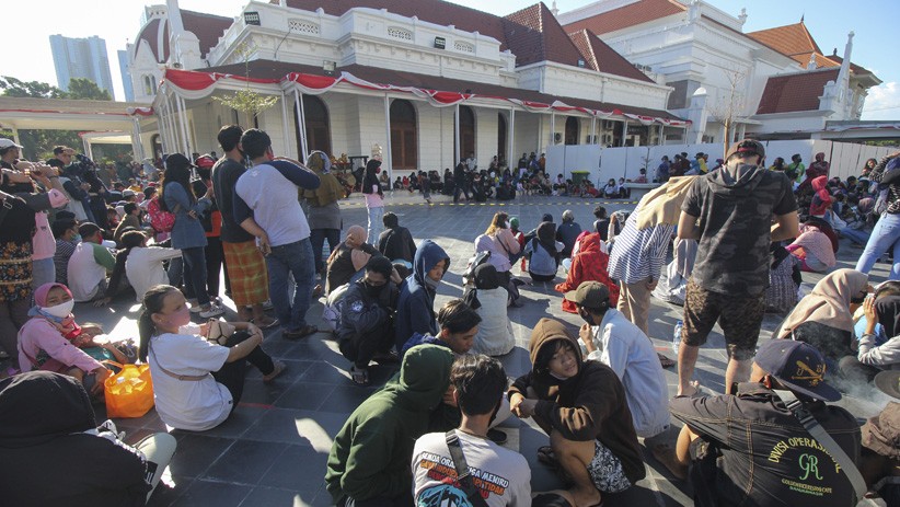 Liburan Tahun Baru Islam, Alun-Alun Surabaya Ramai Pengunjung - Bagian 1