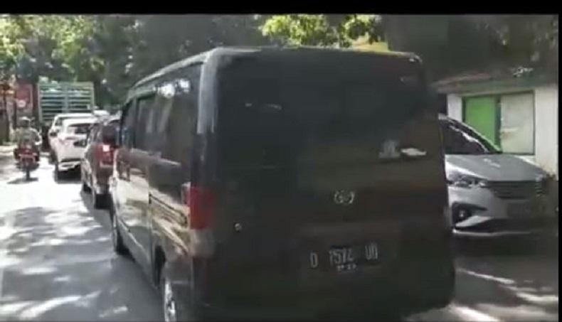 title Libur Panjang, Kawasan Objek Wisata Lembang Macet hingga 2 Km Libur Panjang, Kawasan Objek Wisata Lembang Macet hingga 2 Km