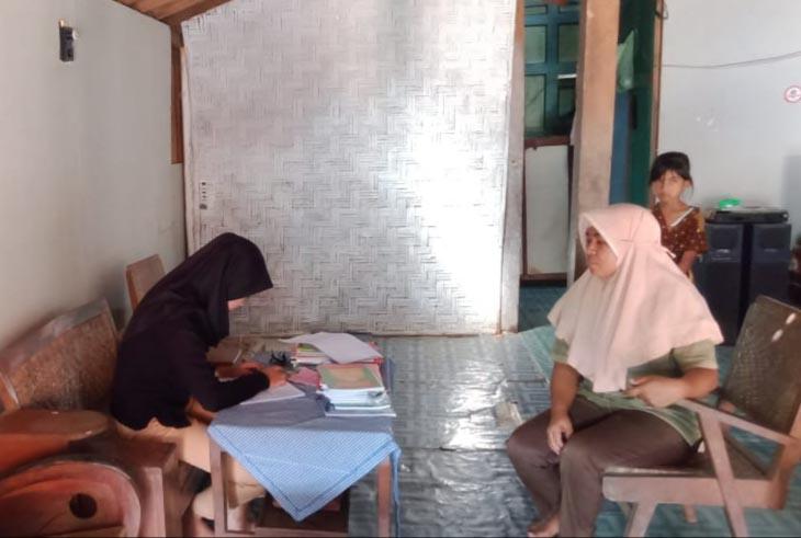 Terhimpit Ekonomi, Pelajar di Gunungkidul Pinjam Handphone Tetangga untuk Belajar Online