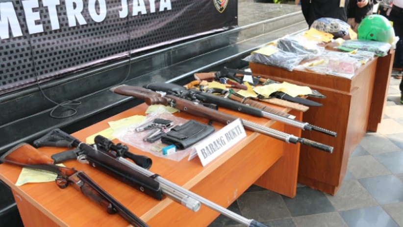 Deretan 12 Tersangka dan Barang Bukti Kasus Pembunuhan Pengusaha Pelayaran - Bagian 4