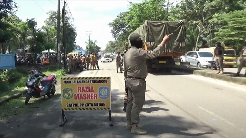 Razia Masker di Medan, Sejumlah Pengendara Nekat Terobos Nyaris Tabrak Petugas