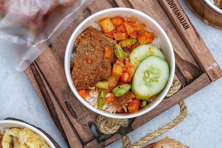 5 Tempat Makan di Padang yang Padang Banget untuk Kamu Pecinta Kuliner 