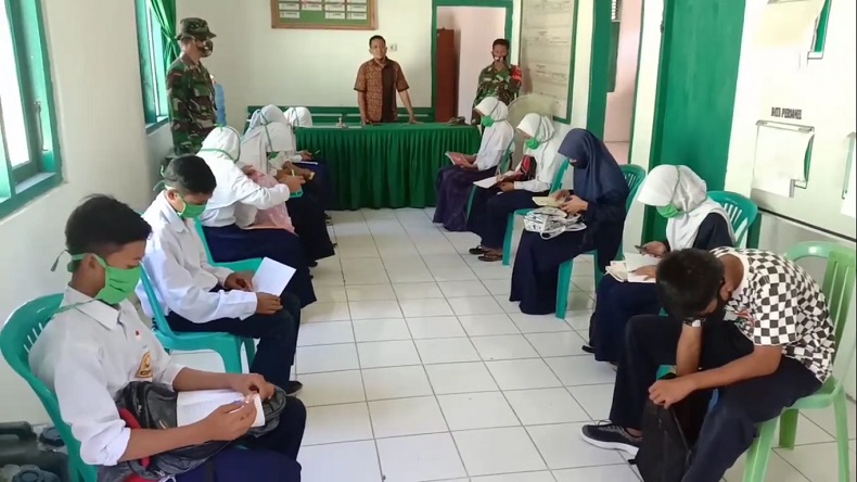 title Siswa di Jeneponto Belajar di Markas TNI, Koramil: Silakan Datang Kapan Saja Siswa di Jeneponto Belajar di Markas TNI, Koramil: Silakan Datang Kapan Saja