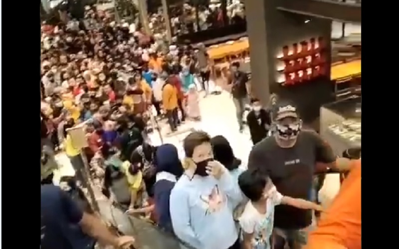 Viral Warga Semarang Serbu Mal Tentrem, Ganjar: Tutup Dulu Kalau Tidak Siap