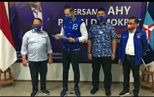 title AHY Berikan Rekomendasi ke Pasangan Petahana Rijanto-Marheinis di Pilkada Blitar AHY Berikan Rekomendasi ke Pasangan Petahana Rijanto-Marheinis di Pilkada Blitar