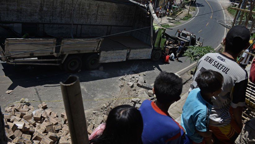 Rem Blong, Truk Pengangkut Susu Terguling di Nagreg - Bagian 3