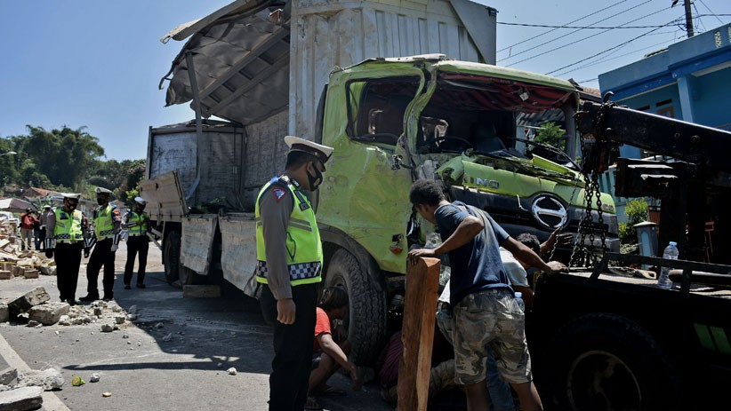Rem Blong, Truk Pengangkut Susu Terguling di Nagreg - Bagian 2