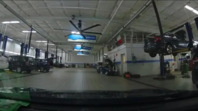 Kamera Mobil Rekam Karyawan Dealer Sengaja Bikin Lama Pelanggan Nunggu Ganti Oli