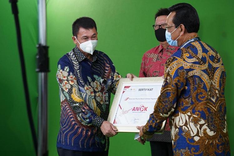  Mampu Cegah Korupsi, Sultan HB X Terima Penghargaan dari KPK