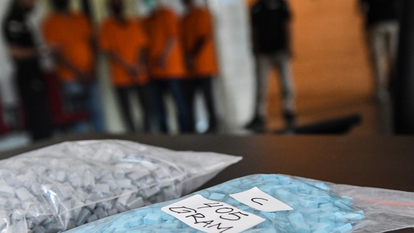 Bareskrim Polri Ungkap Sindikat Narkoba, 4.945 Butir Ekstasi asal Belanda Disita - Bagian 4