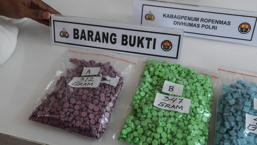 Bareskrim Polri Ungkap Sindikat Narkoba, 4.945 Butir Ekstasi asal Belanda Disita - Bagian 2