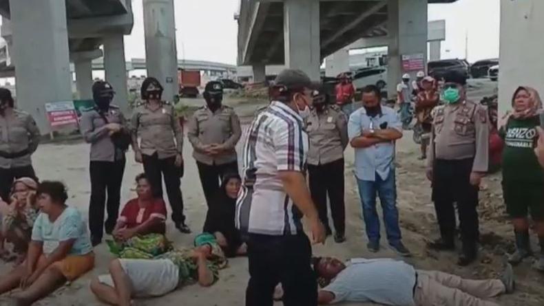 Tuntut Ganti Rugi, Warga Blokade dan Tidur di Lokasi Proyek Tol Medan-Binjai