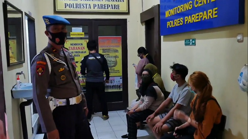 Tahanan Main Tiktok Di Dalam Sel Polres Parepare 2 Polisi Diperiksa