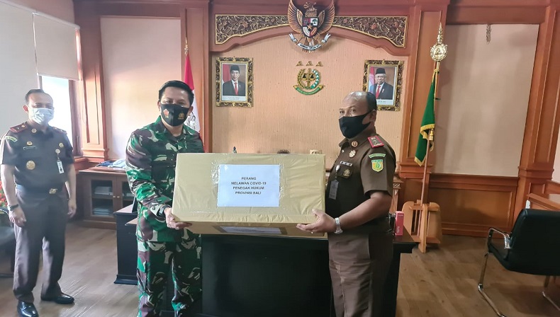 TNI dan Kejati Bali Sinergi Cegah Penyebaran Covid-19
