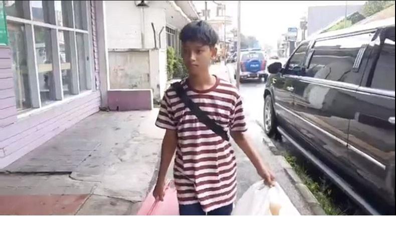 Pelajar SMP di Tasikmalaya Rela Berjualan Donat demi Beli HP untuk Belajar Daring