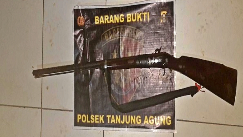 title Dikira Kancil, Warga Lubuklinggau Tewas Ditembak Teman saat Berburu di Hutan Dikira Kancil, Warga Lubuklinggau Tewas Ditembak Teman saat Berburu di Hutan