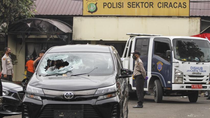 Suasana Polsek Ciracas usai Diserang Orang Tak Dikenal, Dijaga Ketat Brimob - Bagian 2