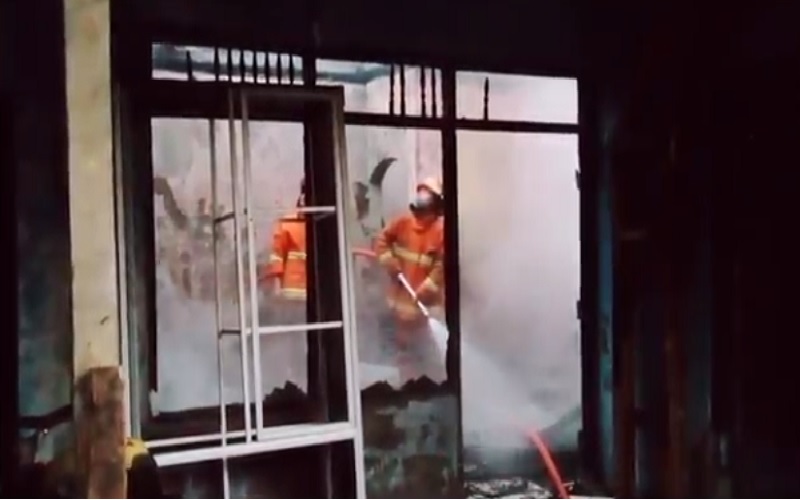 Rumah di Ungaran Terbakar saat Ditinggal Penghuni Salat Subuh