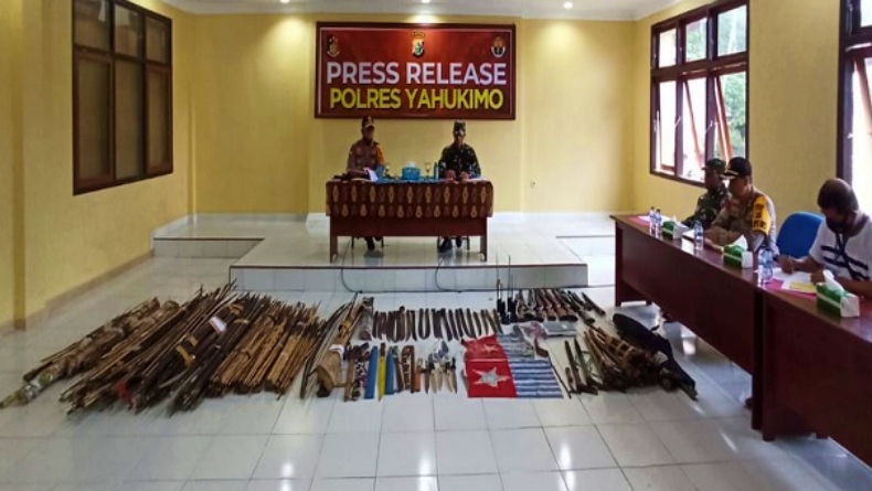 Buru Kelompok di Yahukimo, Personel Gabungan Sita Ratusan Panah dan Senjata Tajam