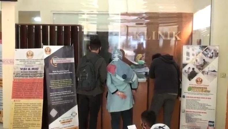 Penyuntikan Vaksin Covid-19 Dosis Kedua, Puluhan Relawan Datangi Balai Kesehatan Unpad