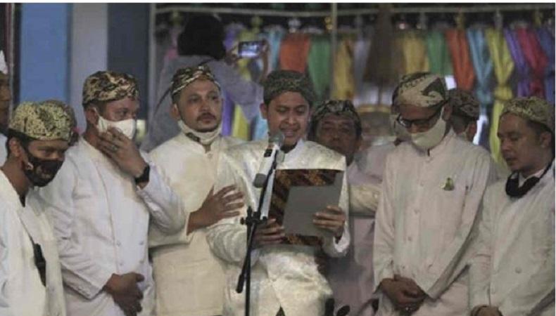 title PRA Luqman Zulkaedin Resmi Jadi Sultan Sepuh XV Keraton Kasepuhan PRA Luqman Zulkaedin Resmi Jadi Sultan Sepuh XV Keraton Kasepuhan