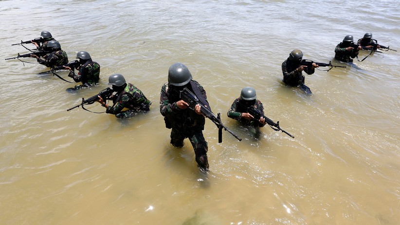 Prajurit Raider TNI AD Latihan Pemeliharaan Kemampuan di Pantai Lampuuk Aceh - Bagian 1