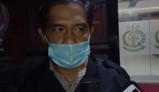 title Polisi Selidiki Kepemilikan Senpi Tersangka Korupsi Tri Nugraha di Kejati Bali Polisi Selidiki Kepemilikan Senpi Tersangka Korupsi Tri Nugraha di Kejati Bali
