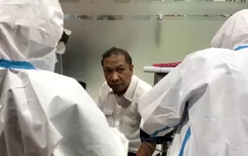 Begini Penampakan Tri Nugraha Jalani Rapid Test Sebelum Bunuh Diri di Kejati Bali