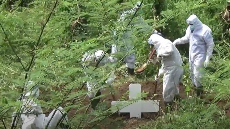 Suami Meninggal Dinyatakan Suspek Covid-19, Istri Mengaku Menyesal Datang ke RS