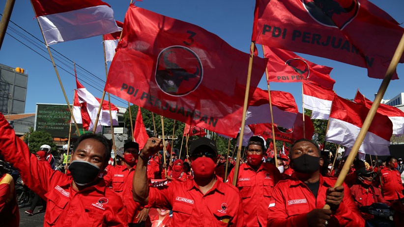 Ratusan Simpatisan PDIP Antarkan Eri-Armuji Daftar Pilwalkot Surabaya - Bagian 4